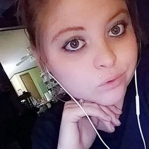 Meet your Posher, Dakota